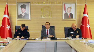 Çankırı’da başarıyla görevini sürdüren Vali Fırat Taşolar, Valilik Toplantı Salonunda