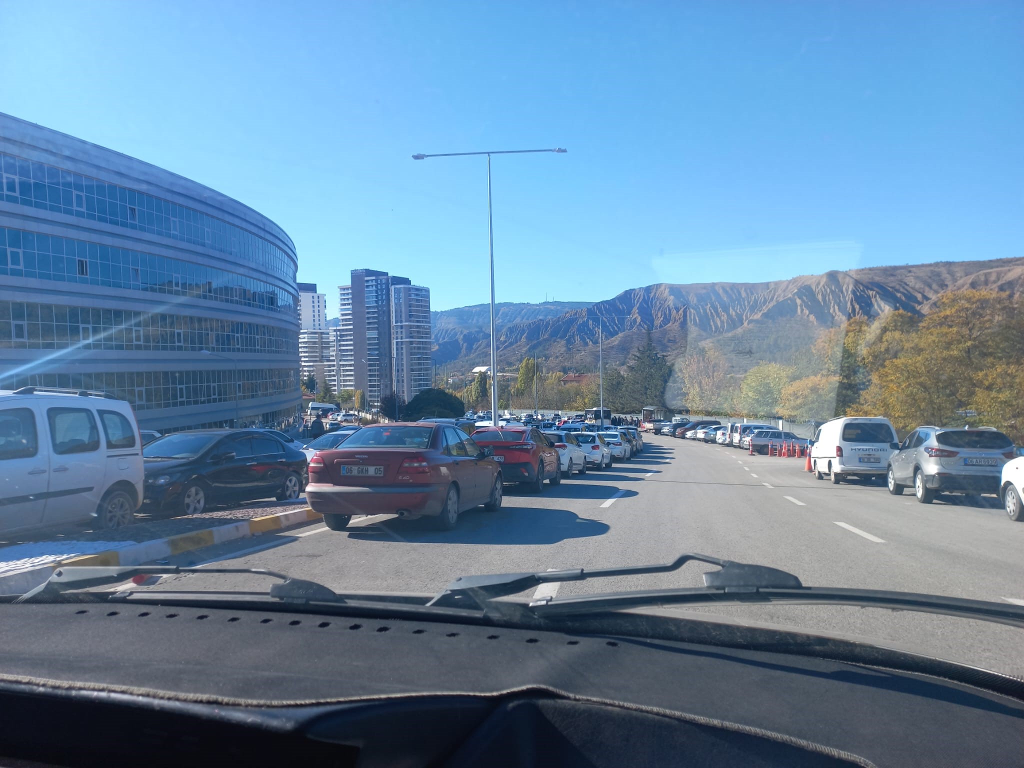 Çankırı Devlet Hastanesinin bırakın yanına etrafına park etmek hastaneye randevu