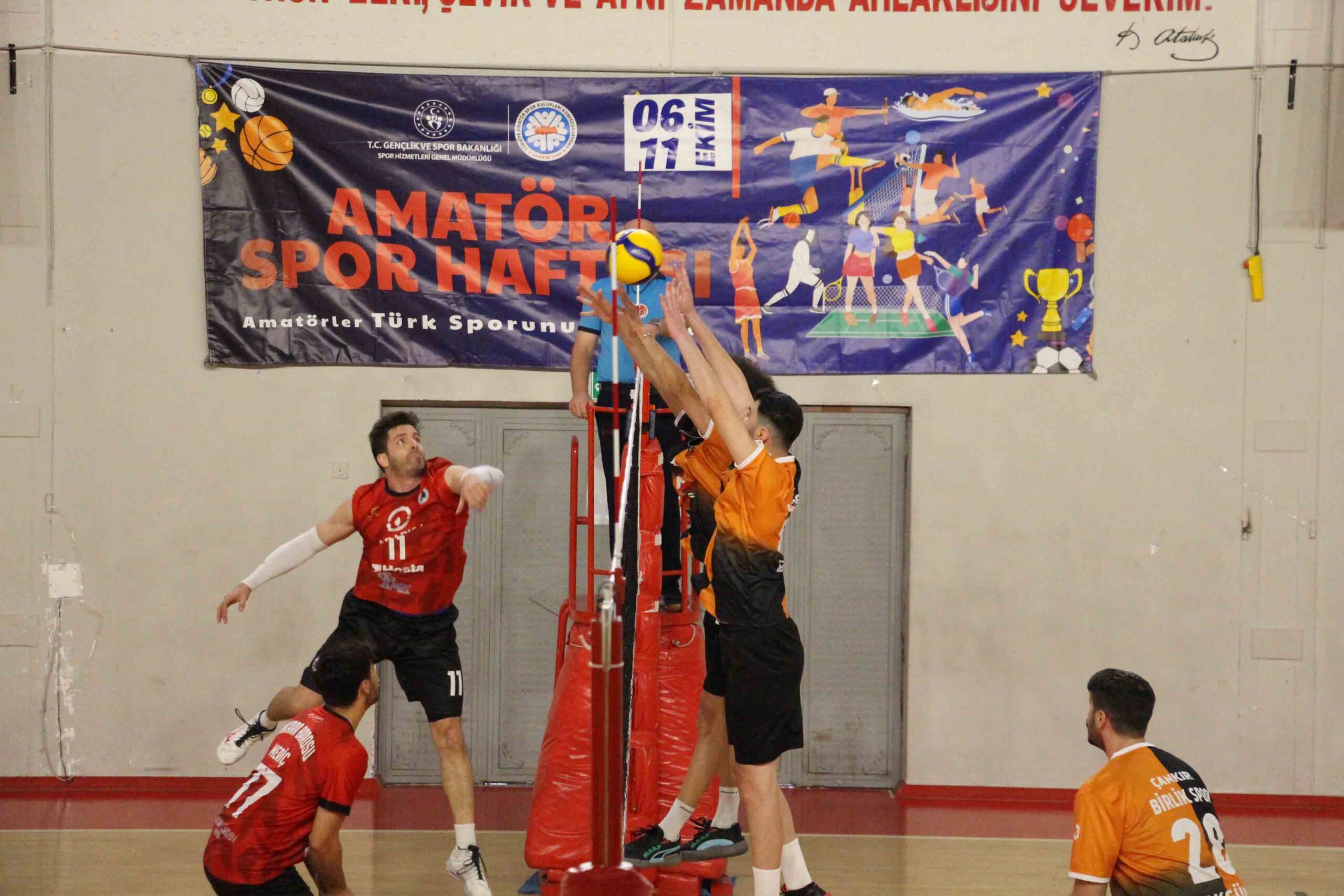 Çankırı’yı Voleybol Erkekler 2. ligde başarıyla temsil eden Birlik Spor,