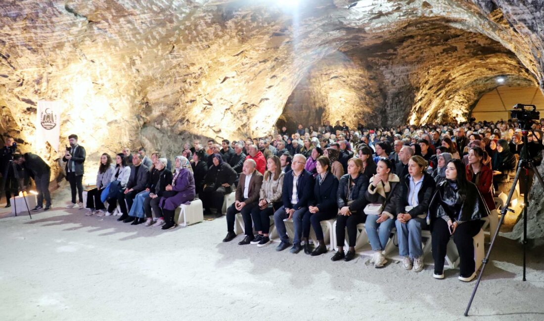 Çankırı Yer Altı Tuz Şehri’nde “Kaya Tuzundan Gelen Şifa” konferansı düzenlendi Çankırı Yer Altı Tuz Şehri’nde, Canan Karatay tarafından “Kaya Tuzundan