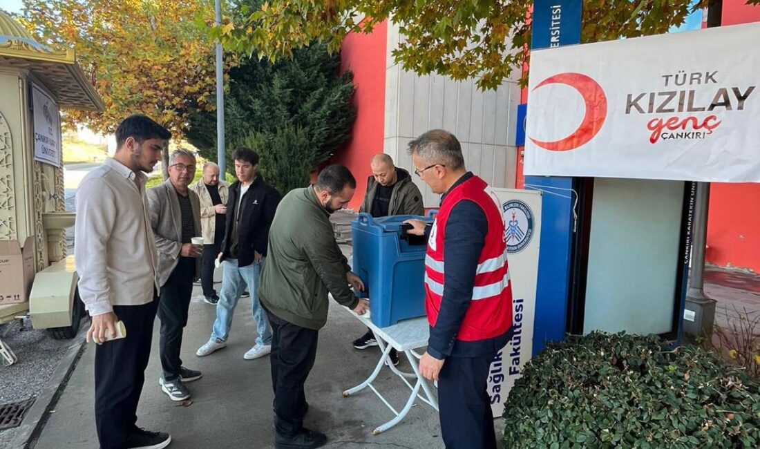 Kızılay’dan vize dönemindeki öğrencilere sıcak çorba ikramı Türk Kızılay Çankırı Şubesi tarafından, Çankırı Karatekin Üniversitesi Uluyazı Kampüsünde