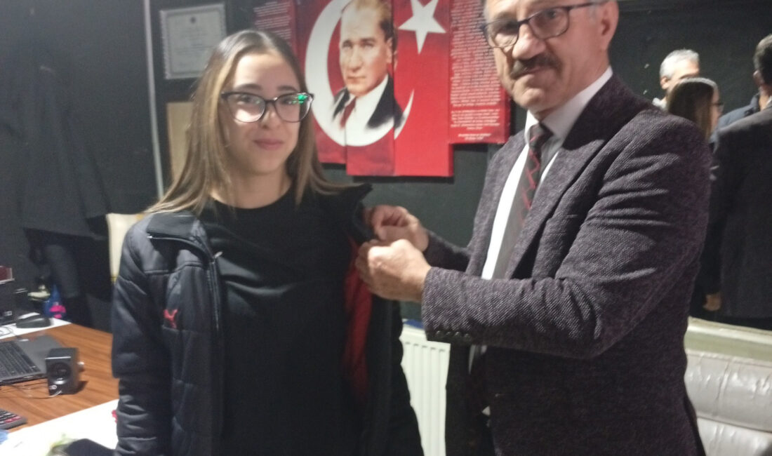 Ada Kanat’ı başarısından dolayı ödüllendirdiler İYİ Parti Çankırı İL Başkanı İbrahim Doğu örnek bir davranışta