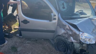 ÇANKIRI (AA) – Çankırı’da hafif ticari araç ile otomobilin çarpışması sonucu