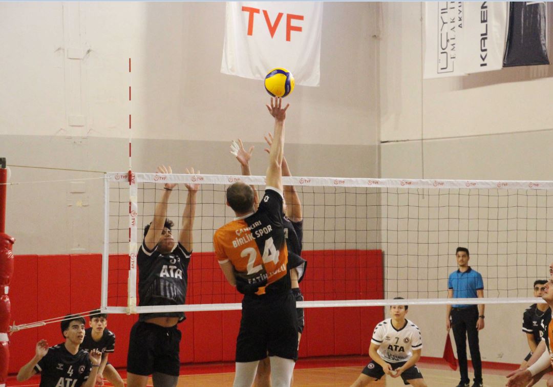 Türkiye Voleybol 2. Ligi’nde mücadele eden Çankırı Birlik Spor, Başkent
