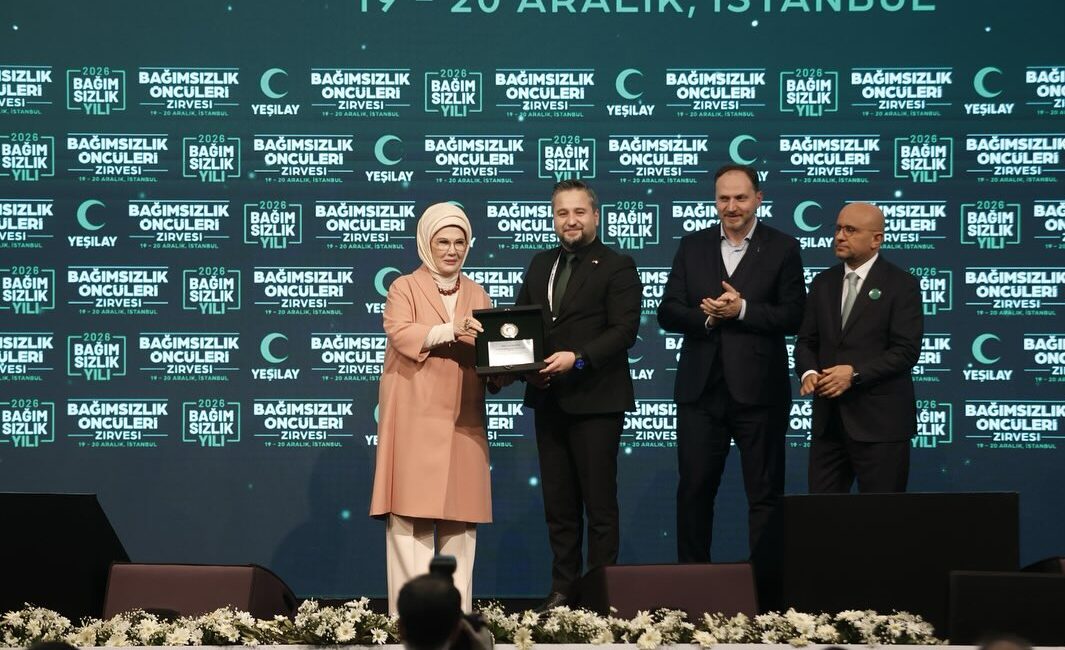 Yeşilay Çankırı Şubesi 6 ödül birden aldı Türkiye Yeşilay Cemiyeti tarafından düzenlenen Bağımsızlık Öncüleri Zirvesi'nde Çankırı Şubesi,