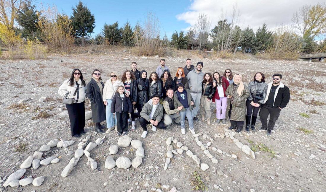 Eko-Art Geri Dönüşüm Topluluğu’ndan Sürdürülebilir Sanata Anlamlı Katkı Çankırı Karatekin Üniversitesi (ÇAKÜ) Eko-Art Geri Dönüşüm Topluluğu, sıfır atık