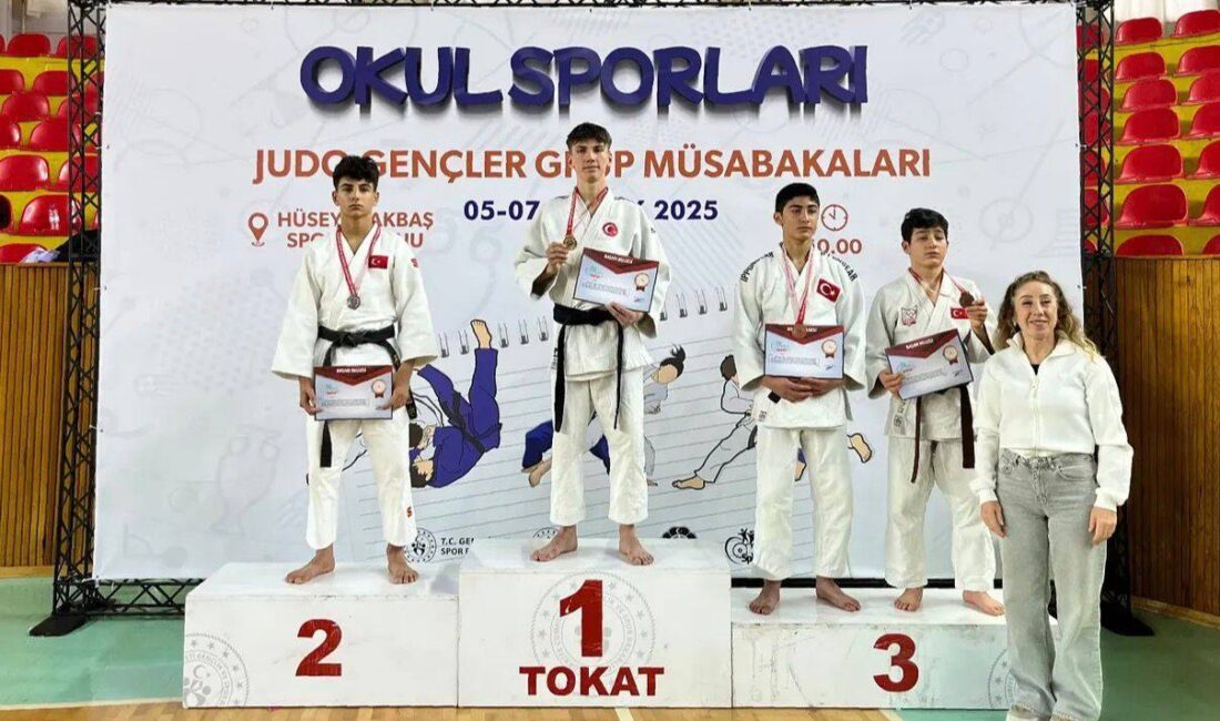Tokat’ta düzenlenen Gençler Judo Grup Müsabakalarında mücadele eden sporcularımız madalya