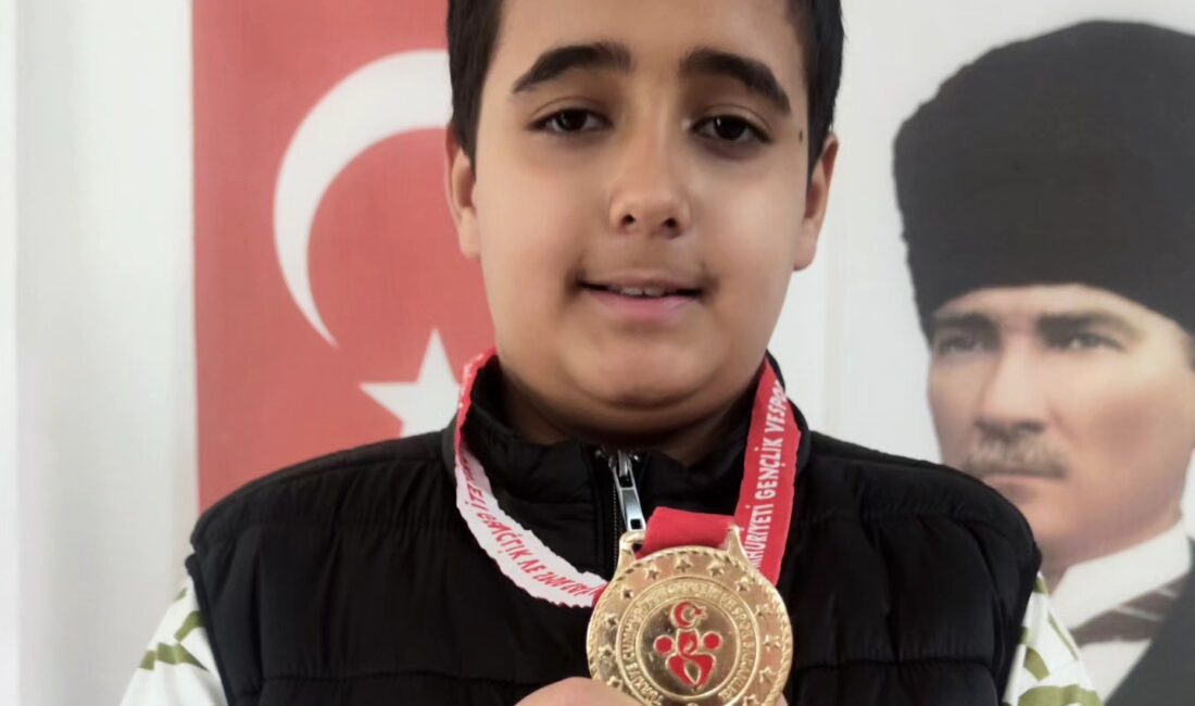 Huzeyfe Emin Selci, Çankırı’yı temsil edecek Hacı Murad-ı Veli İmam Hatip Ortaokulu 6’ncı sınıf öğrencilerinden Huzeyfe