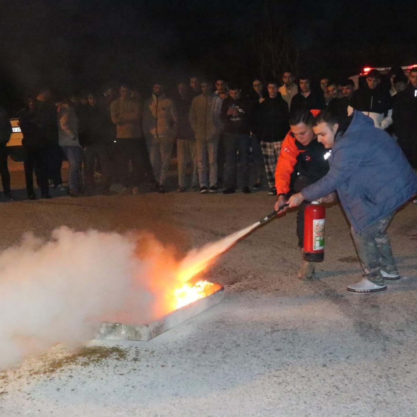 AFAD Çankırı İl Müdürlüğü tarafından afetlere hazırlık çalışmaları kapsamında öğrencilere