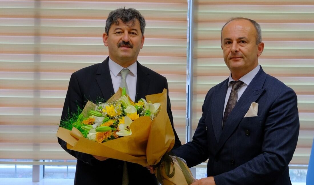 Muammer Öztürk Görevini Ayhan Işık’a Devretti Çankırı İl Milli Eğitim Müdürlüğünde görev değişimi gerçekleşti. Sekiz yıldır