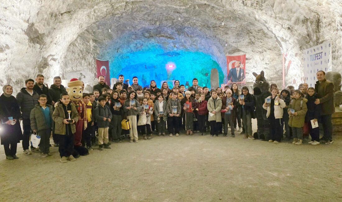“Yeraltında Bilgi Yolculuğu: Kitap ve Zekâ” projesi büyük ilgi gördü Yapraklı İlçe Halk Kütüphanesi ile Çankırı Şehit Hilmi Bıyıklı İlkokulu