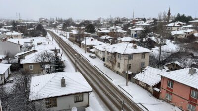 Çankırı’nın yüksek kesimlerinde kar yağışı etkili oldu. Çerkeş, Kurşunlu ve