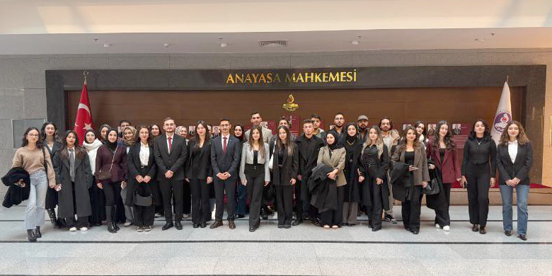 Hukuk Topluluğundan Yargının Temel Kurumlarına Eğitim Gezisi Çankırı Karatekin Üniversitesi Hukuk Topluluğu tarafından öğrencilerin mesleki bilgi ve