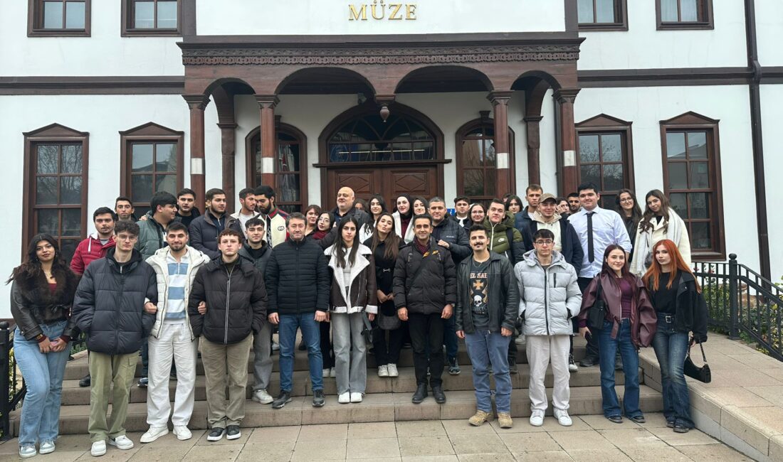 ÇAKÜ Turizm Rehberliği öğrencileri Çankırı’nın kültürel mirasını inceledi Çankırı Karatekin Üniversitesi Turizm Fakültesi öğrencileri Çankırı’nın turizm değerlerini yerinde