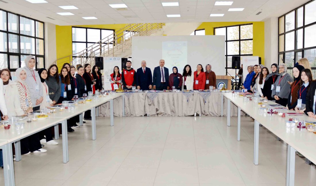 “Bir Kasede Mutluluk: Sağlıklı Beslenme Atölyesi” Düzenlendi Çankırı Karatekin Üniversitesi Beslenme ve Diyetetik Topluluğu tarafından Üniversite Öğrenci