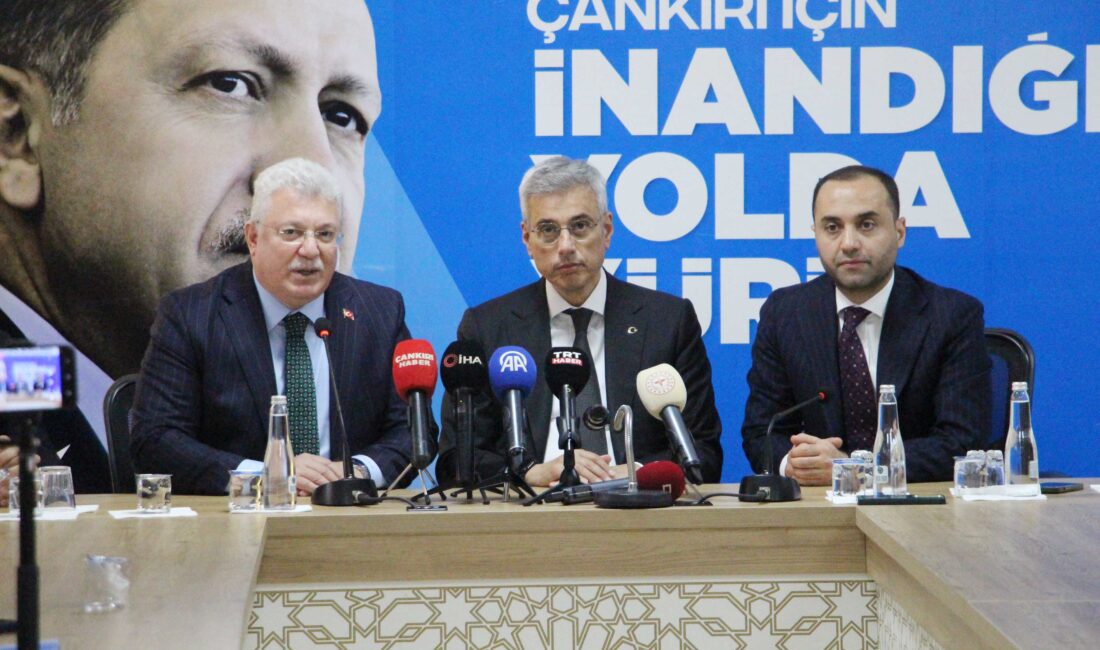 Sağlık Bakanı Kemal Memişoğlu, çeşitli ziyaretlerde bulunmak üzere Çankırı’ya geldi.