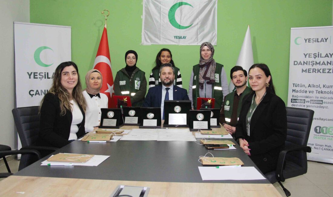 Özcan’dan Yeşilay Kampüsü Müjdesi Türkiye Yeşilay Cemiyeti Çankırı Şube Başkanı İsmail Özcan, düzenlediği basın