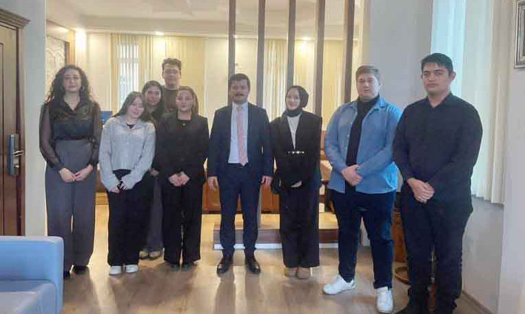 Başsavcı Yücedağ’ı ziyaret eden öğrenciler, mesleklerine ilişkin bilgi ve deneyimlerini artırdı Çankırı Şehit Korhan Kuruçay Ticaret Mesleki ve Teknik Anadolu Lisesi