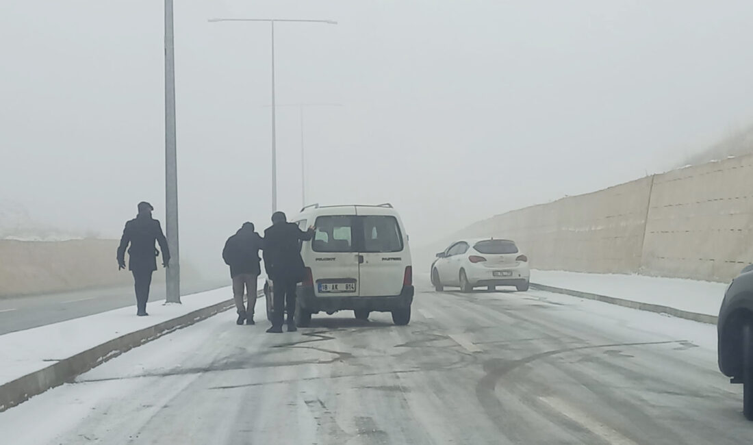 Üniversite yolu buz pistine döndü Gözler Belediyeyi aradı, fakat!!! Önceki akşam etkili olan kar yağışı ve havaların da soğuk