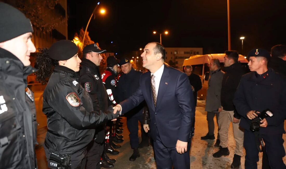 Çankırı Valisi M. Fırat Taşolar, Belediye Başkanı İsmail Hakkı Esen,