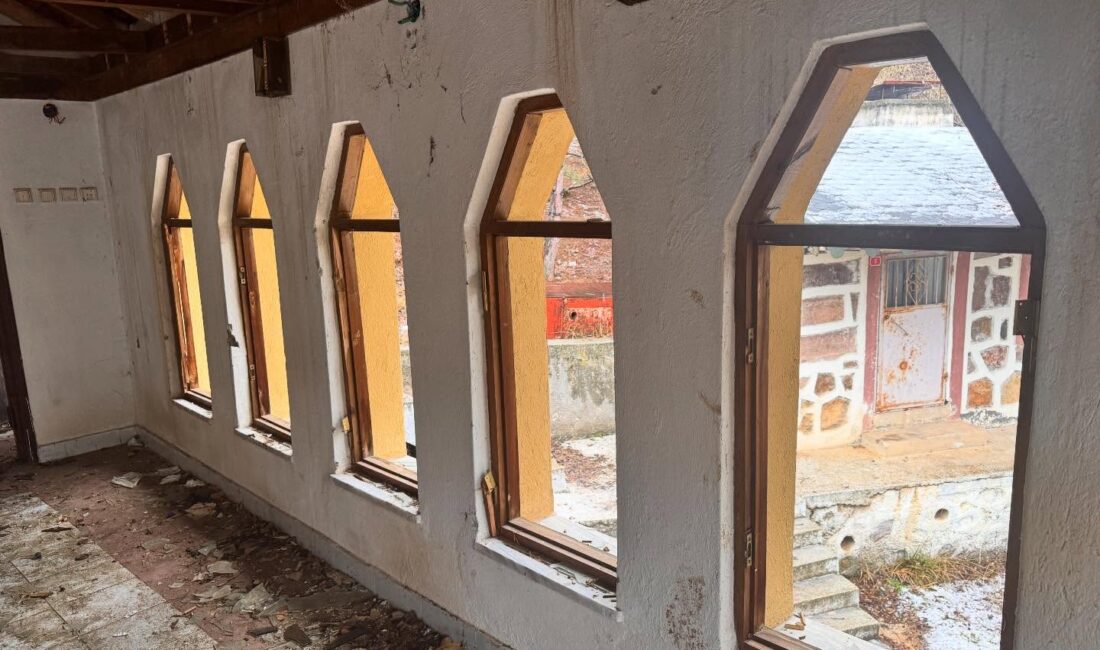 Yapraklı Belediye Başkanı Güngör, sitem etti: İnşallah cehennemde de kamu malı ile yaktığın ateşin içinde sürekli yanarsın Yapraklı Belediye Başkanı Ömer Güngör, sosyal medya hesabı üzerinden yaptığı