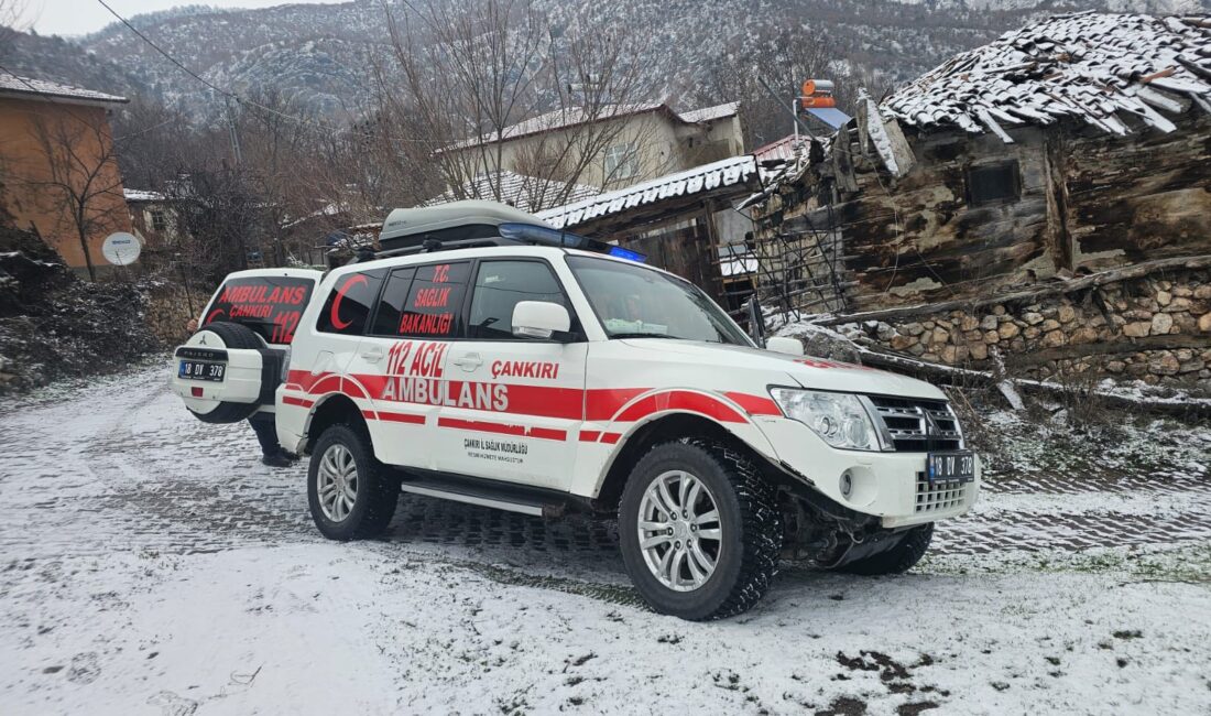 Olumsuz hava şartlarına rağmen sağlık hizmeti aksamadı Çankırı’nın Bayramören ilçesine bağlı Dolaşlar Köyü’nde yaşayan 62 yaşındaki kadın