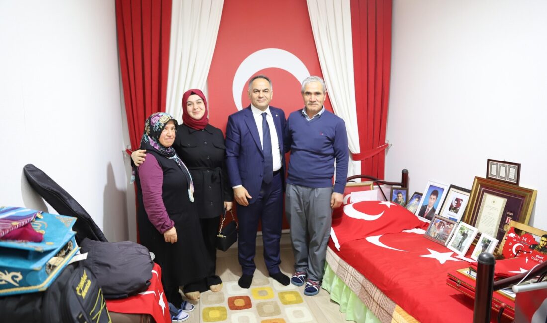 Vali Çakırtaş ilk ziyaretlerini gerçekleştirdi Çankırı Valisi Hüseyin Çakırtaş ilk görev gününde şehit ailesi ile