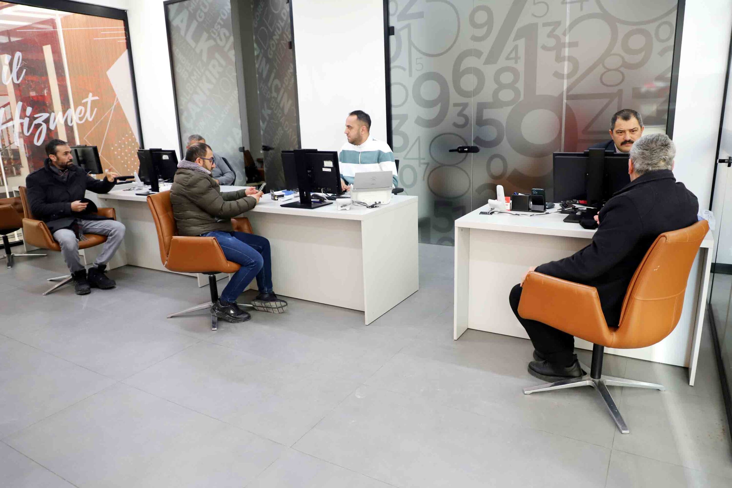 Geçtiğimiz yıl vatandaşların talep ve şikâyetlerine hızlı ve etkin çözümler