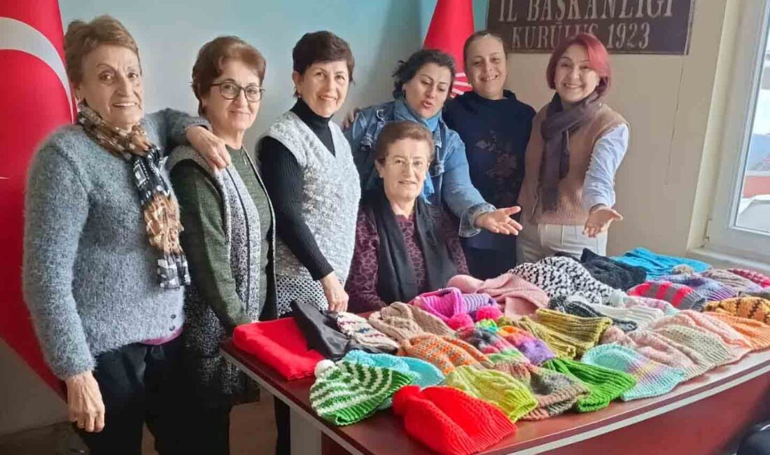 Özel çocuklar için bere ördüler Cumhuriyet Halk Partisi Çankırı Kadın Kolları başkanlığı örnek bir çalışma