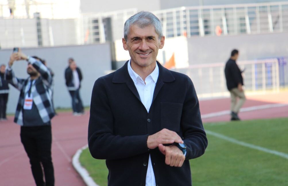 Ulusal: Devre arasında yapacağımız nokta transferlerle grubumuzu lider bitireceğiz Çankırı Futbol Kulübü (FK) teknik direktörü Zafer Ulusal, 2-1 kaybedilen