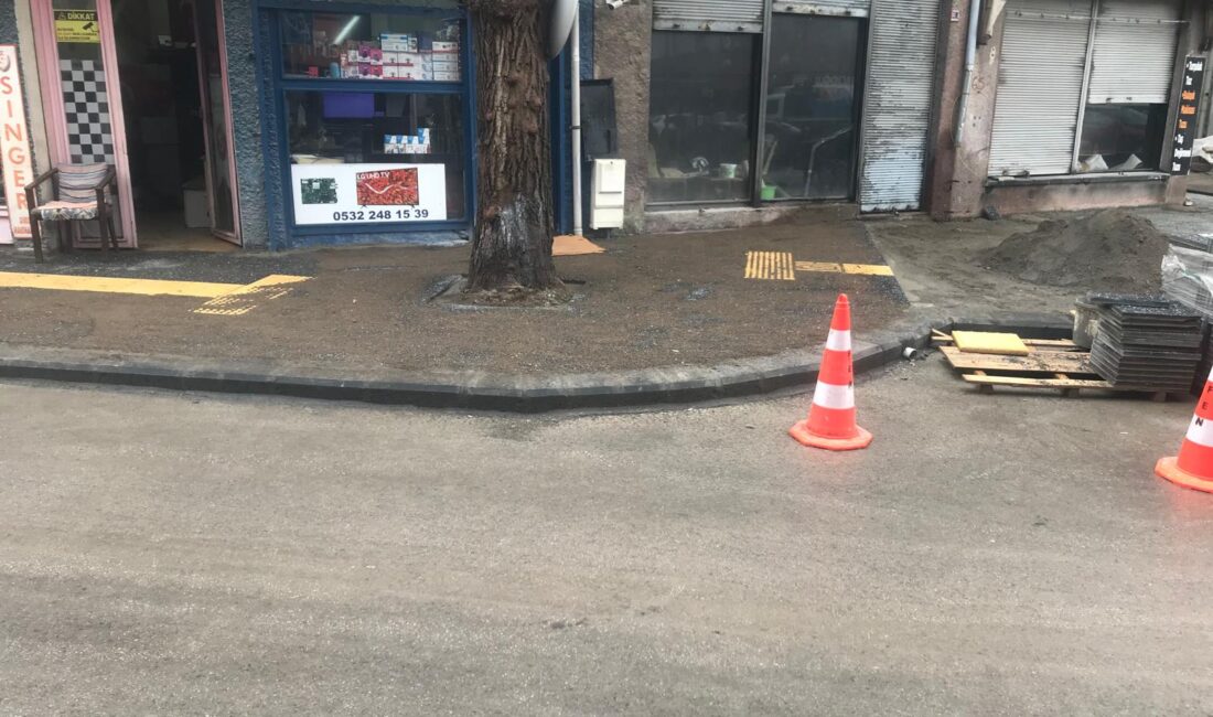 Çankırı Belediyesi tarafından tarafından kısa süre önce yenilenen kaldırımda, engelli