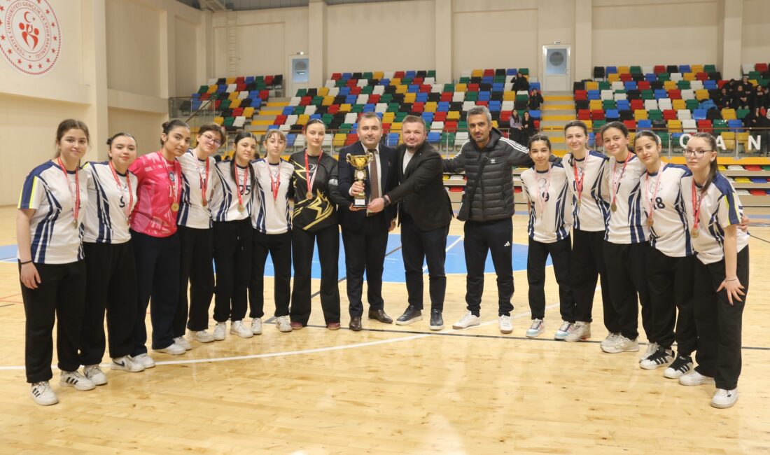 Futsal müsabakaları sona erdi 2025-2026 eğitim ve öğretim dönemi okul sporları kapsamında futsal kız