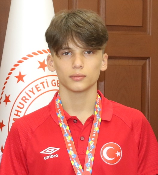Mersin’de düzenlenen Okul Sporları Gençler A-B Türkiye Halter Şampiyonası’nda; 60