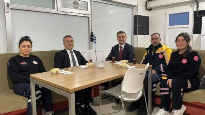 İl Sağlık Müdürü Dr. Öğr. Üyesi Yunus Emre Bulut, beraberinde