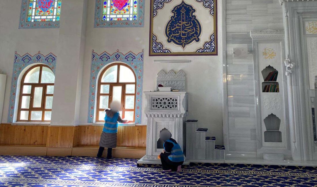 Çankırı’da camiler yükümlüler tarafından Ramazana hazırlandı Kamu yararına ücretsiz çalışma yükümlülüğü kapsamında bulunan 10 yükümlü tarafından