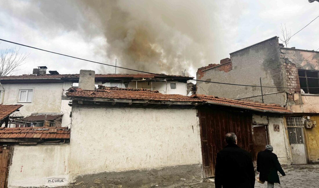 Çankırı’da metruk bir evde çıkan yangın, itfaiye ekiplerince söndürüldü. Karatekin