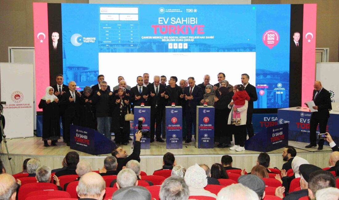 Çankırı’da “Yüzyılın Konut Projesi” kuraları çekildi Toplu Konut İdaresi (TOKİ) Başkanlığı tarafından 81 ilde yürütülen ‘Yüzyılın