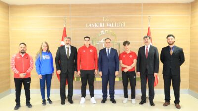 Mersin’de 12-16 Şubat tarihlerinde düzenlenen Okullar Arası Halter Müsabakalarında büyük