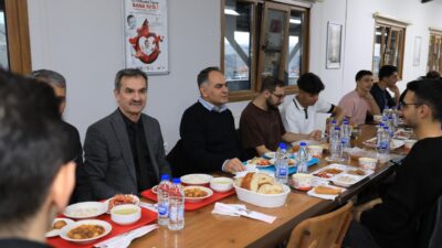 Gerçekleştirilen iftar programında Vali Çakırtaş’a Gençlik ve Spor İl Müdürü