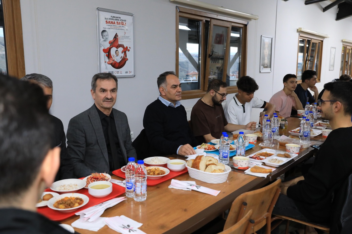 Gerçekleştirilen iftar programında Vali Çakırtaş’a Gençlik ve Spor İl Müdürü