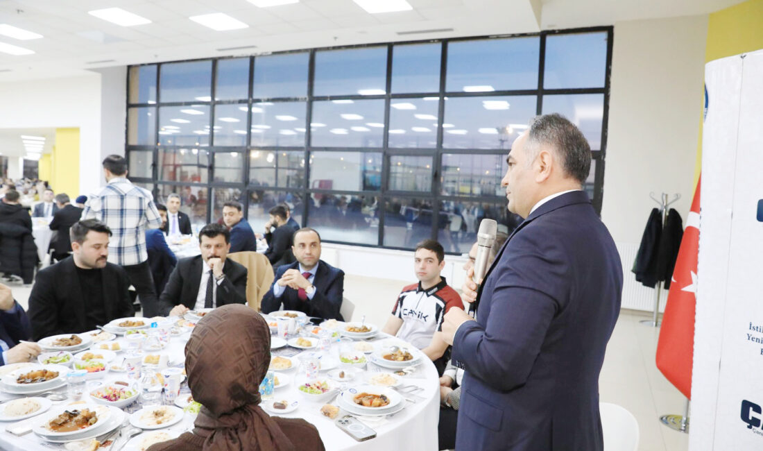 Vali Çakırtaş öğrencilerle iftar yaptı Vali Hüseyin Çakırtaş, Çankırı Karatekin Üniversitesi’nde düzenlenen iftar programında öğrencilerle