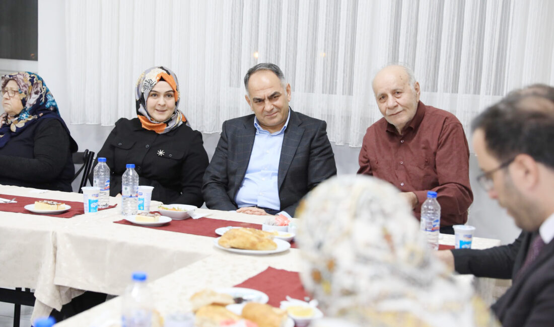 Vali Hüseyin Çakırtaş ve eşi Seda Çakırtaş, Eldivan ilçesinde hizmet
