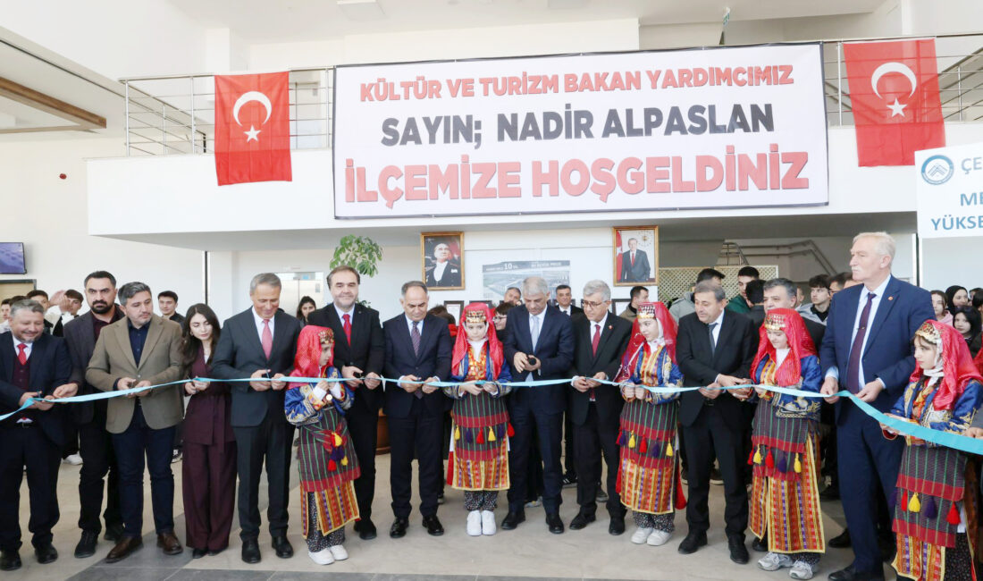 Çerkeş Kemerköprü Halk Kütüphanesi Törenle Açıldı Kültür ve Turizm Bakanlığı ve Çerkeş Belediye Başkanlığı işbirliğinde oluşturulan
