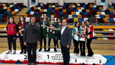 Masa Tenisi Küçük Kızlar ve Küçük Erkekler İl Birinciliği müsabakaları