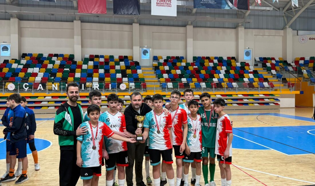 Mehmetçik Ortaokulu Çankırı’yı temsil edecek 2025-2026 eğitim ve öğretim dönemi çerçevesinde gerçekleştirilen okul sporları farklı
