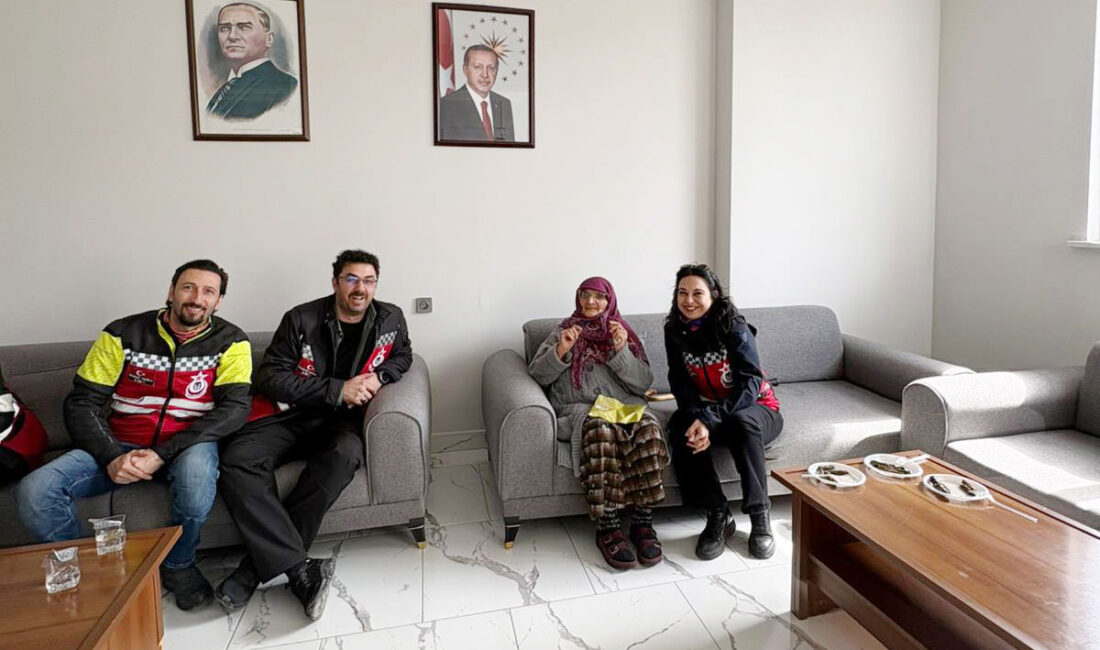 Çankırı Motosiklet Derneğinden anlamlı ziyaret Çankırı Motosiklet Derneği yönetim kurulu ve üyeleri, Eldivan İsmail Özdemir