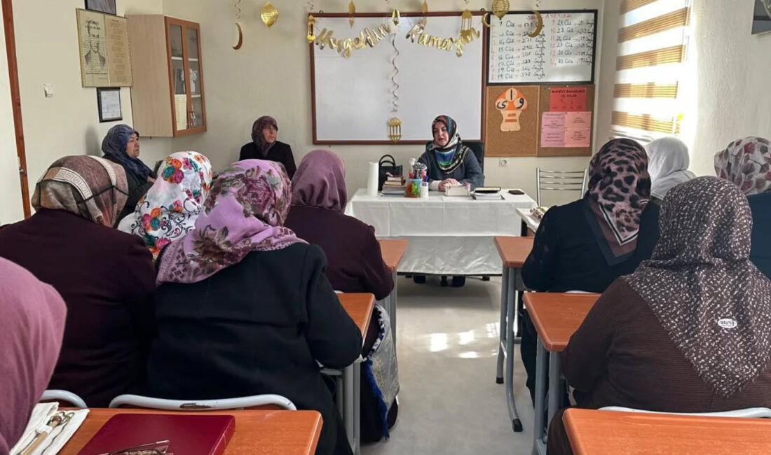 8 Mart Dünya Kadınlar Günü Programları Düzenlendi Çankırı’da Camiler ve Kur’an Kurslarında 8 Mart Dünya Kadınlar Günü