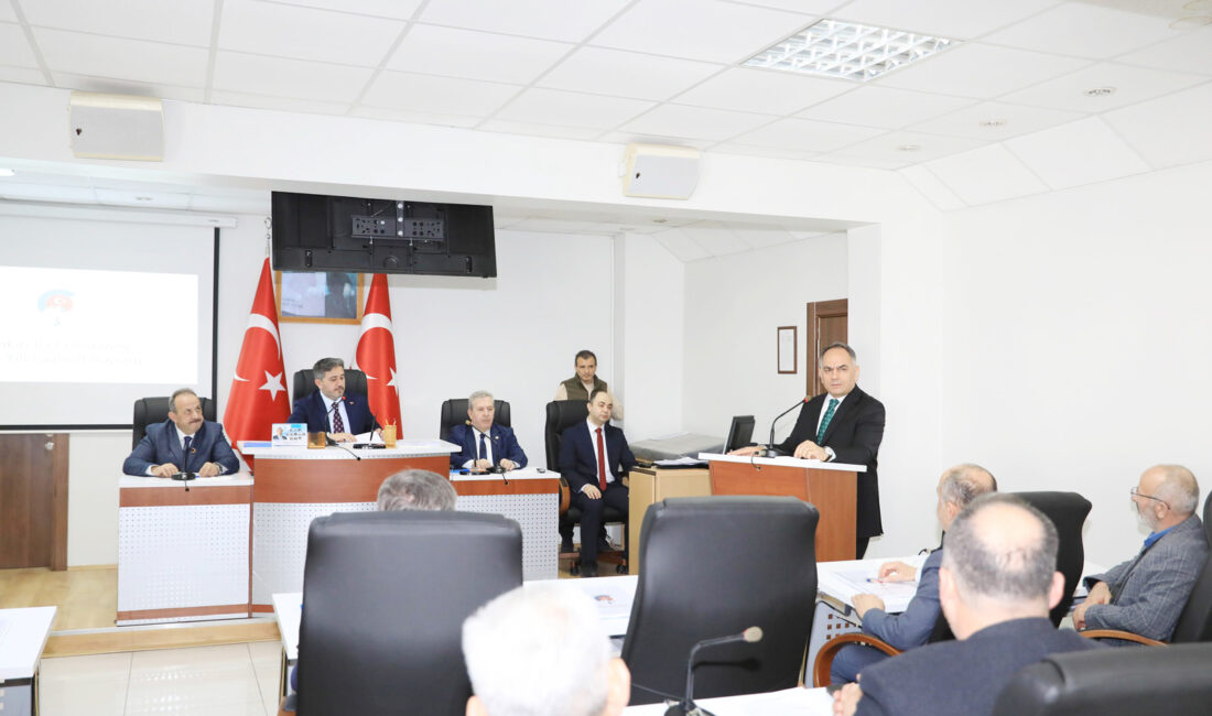 Çakırtaş “2026 yılı hizmet yılı olacak” İl Genel Meclisi’nin Cuma günü gerçekleştirdiği toplantıya katılarak üyelere hitap
