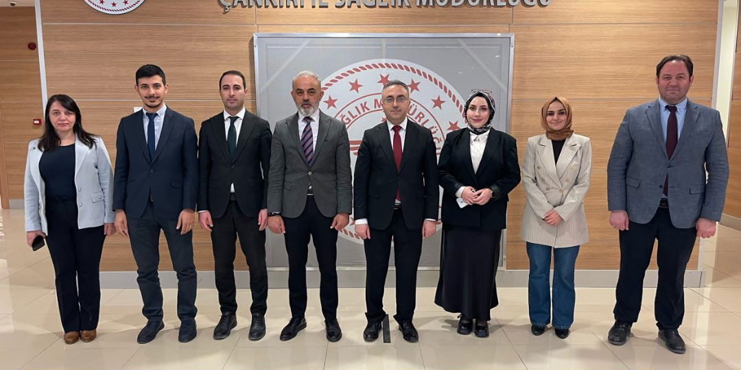 Bulut ve Eraslan bayramda sağlık çalışanlarını unutmadı Çankırı İl Sağlık Müdürlüğü, Ramazan Bayramı vesilesiyle hem il merkezinde