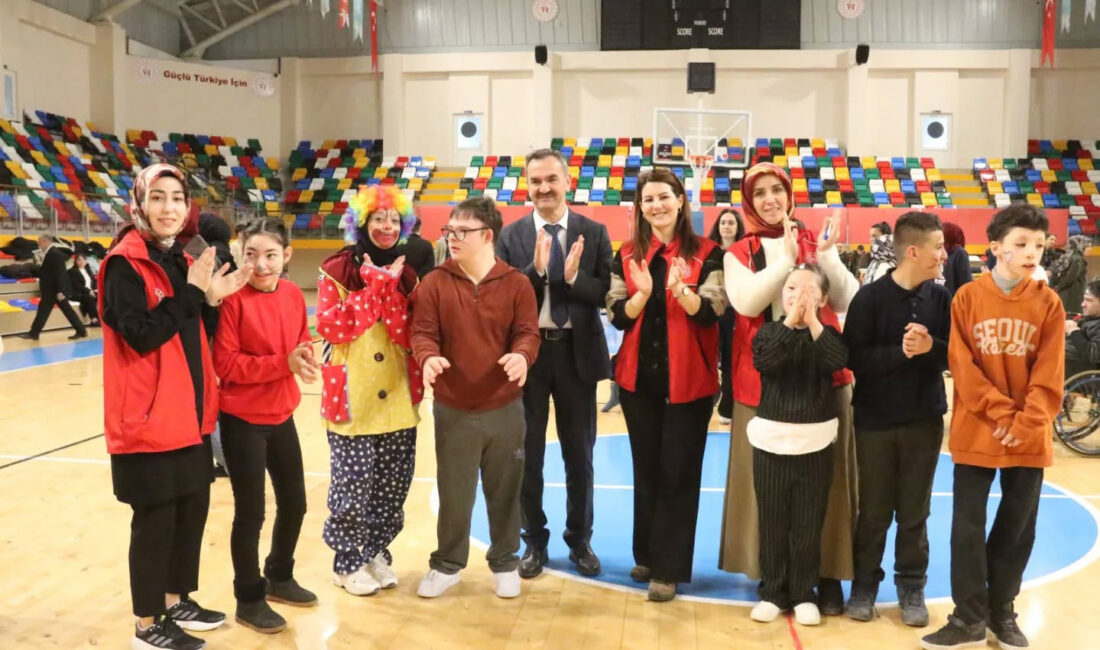 Spor salonunda anlamlı etkinlik “21 Mart Dünya Down Sendromu Farkındalık Günü” kapsamında Orhan Saka